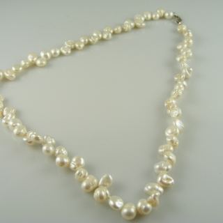 Perlový náhrdelník - sladkovodní keshi 5 mm