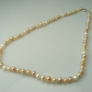 Perlový náhrdelník - sladkovodní perly 4 - 4,5 mm