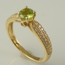 Briliantový prsten ve žlutém zlatě s Peridotem